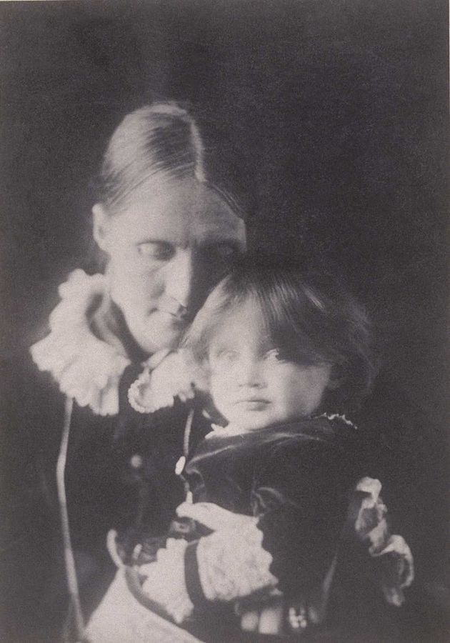 Julia Stephen with daughter Virginia Woolf