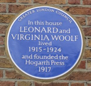 Plaque commemorating Hogarth Press, founded by Leonard and Virginia Woolf